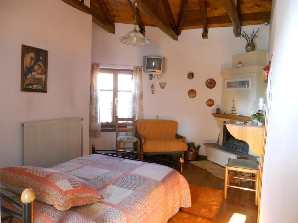 Sarafis Guesthouse Agios Lavrentios 외부 사진