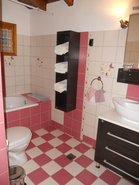 Sarafis Guesthouse Agios Lavrentios 외부 사진