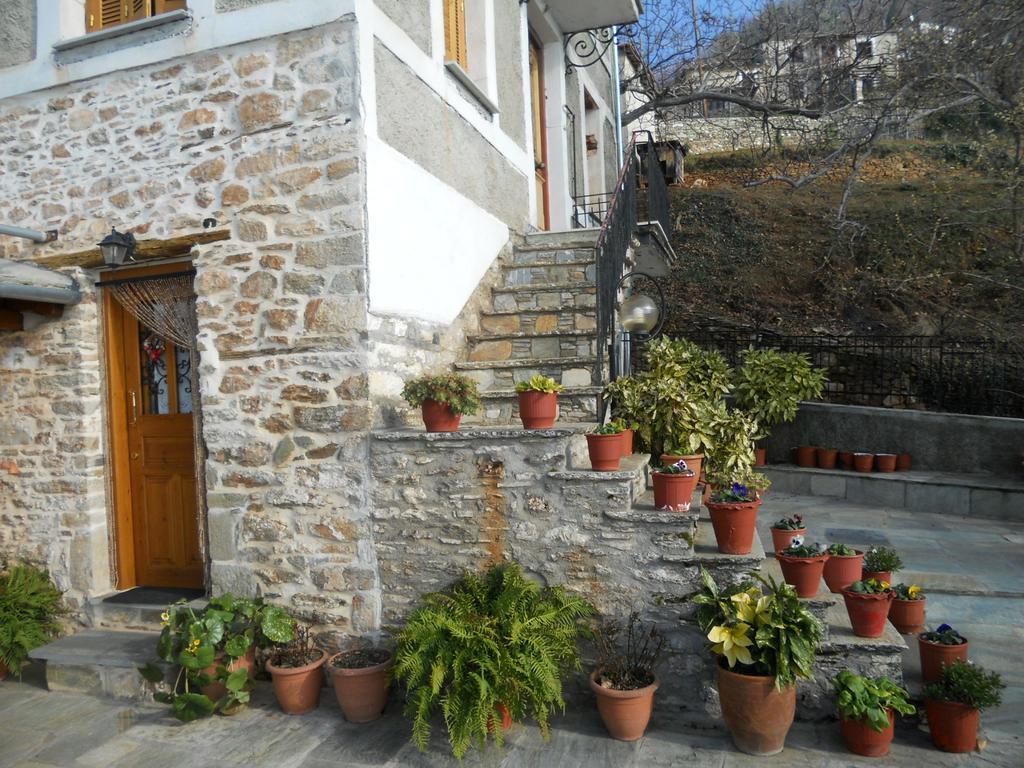 Sarafis Guesthouse Agios Lavrentios 외부 사진